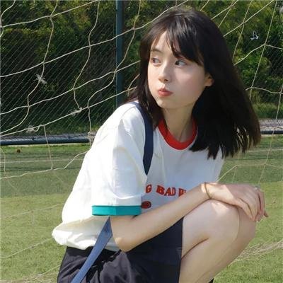 目露凶光